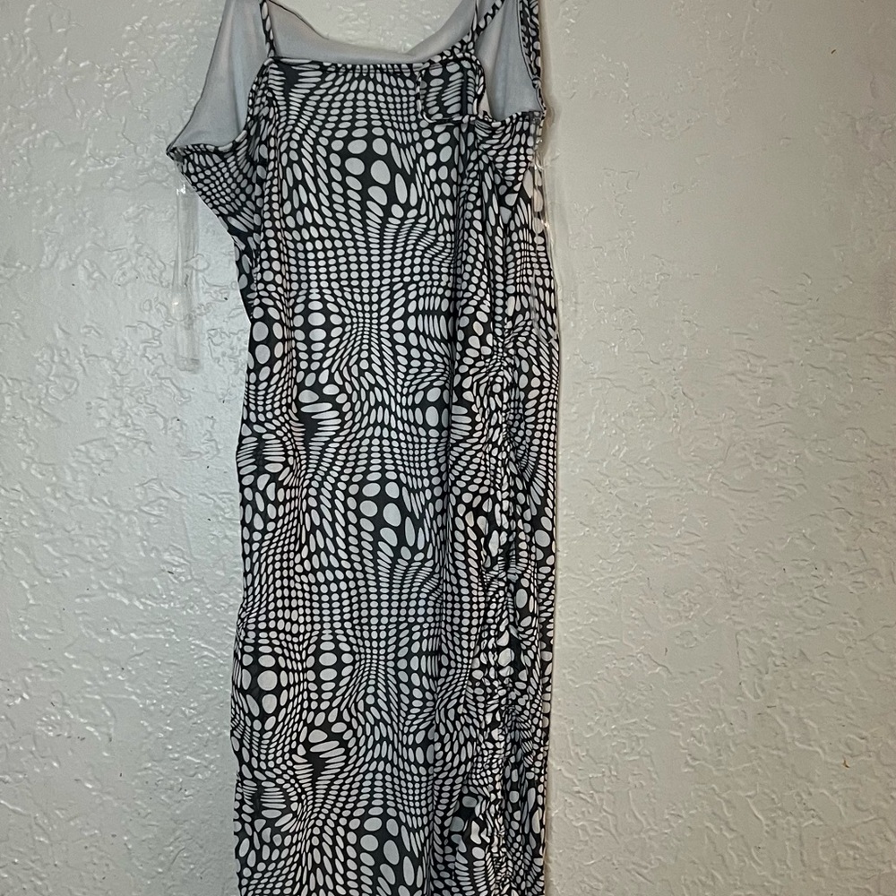 Elegant Black and White Patterned Dress